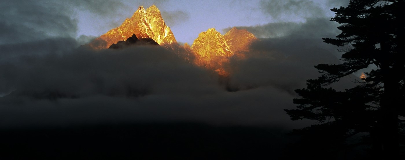 Trekking i Nepal: Mount Everests Basläger [TAC+]