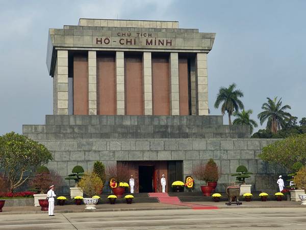 Ho Chi Minhs mausoleum, Hanoi